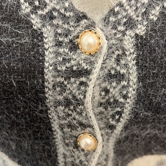 Cardigan - Picture 2 of 4